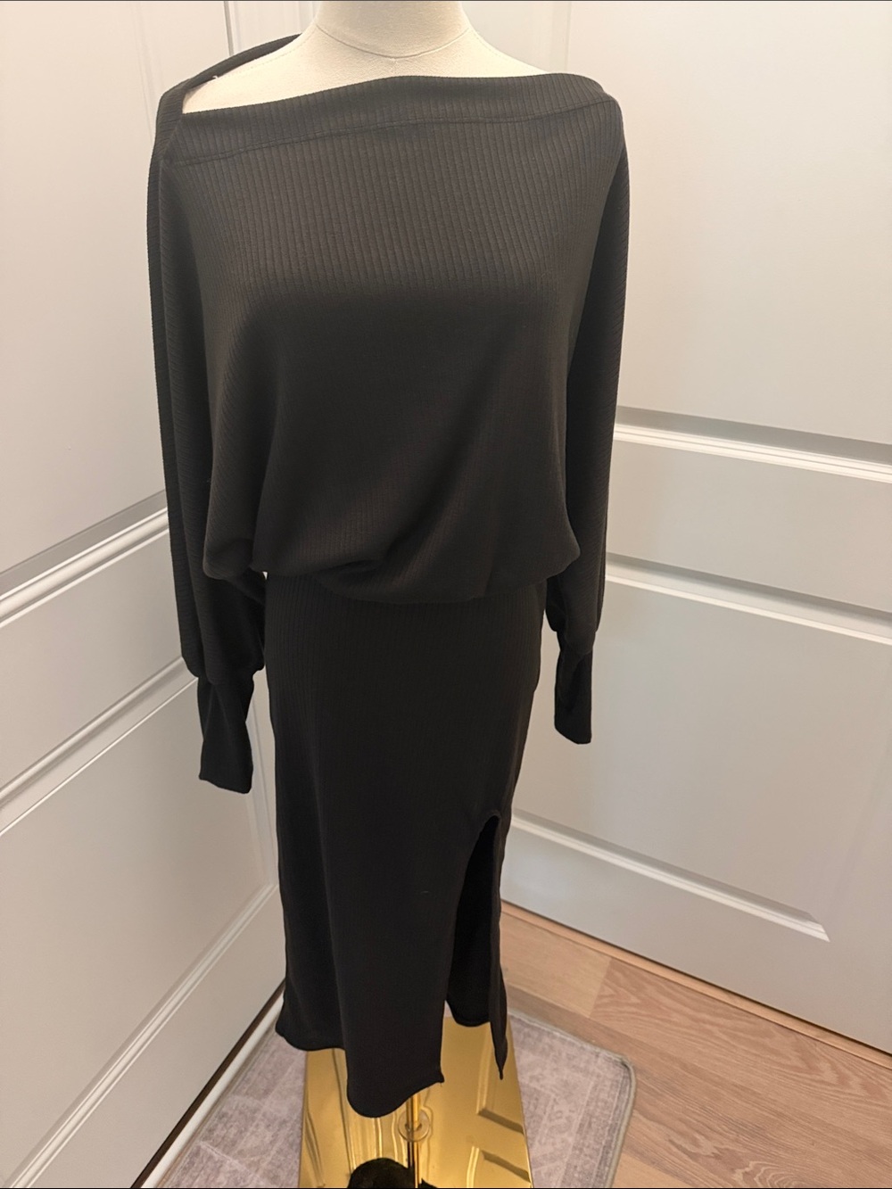 Off-Shoulder Ribbed Knit Dress in Black